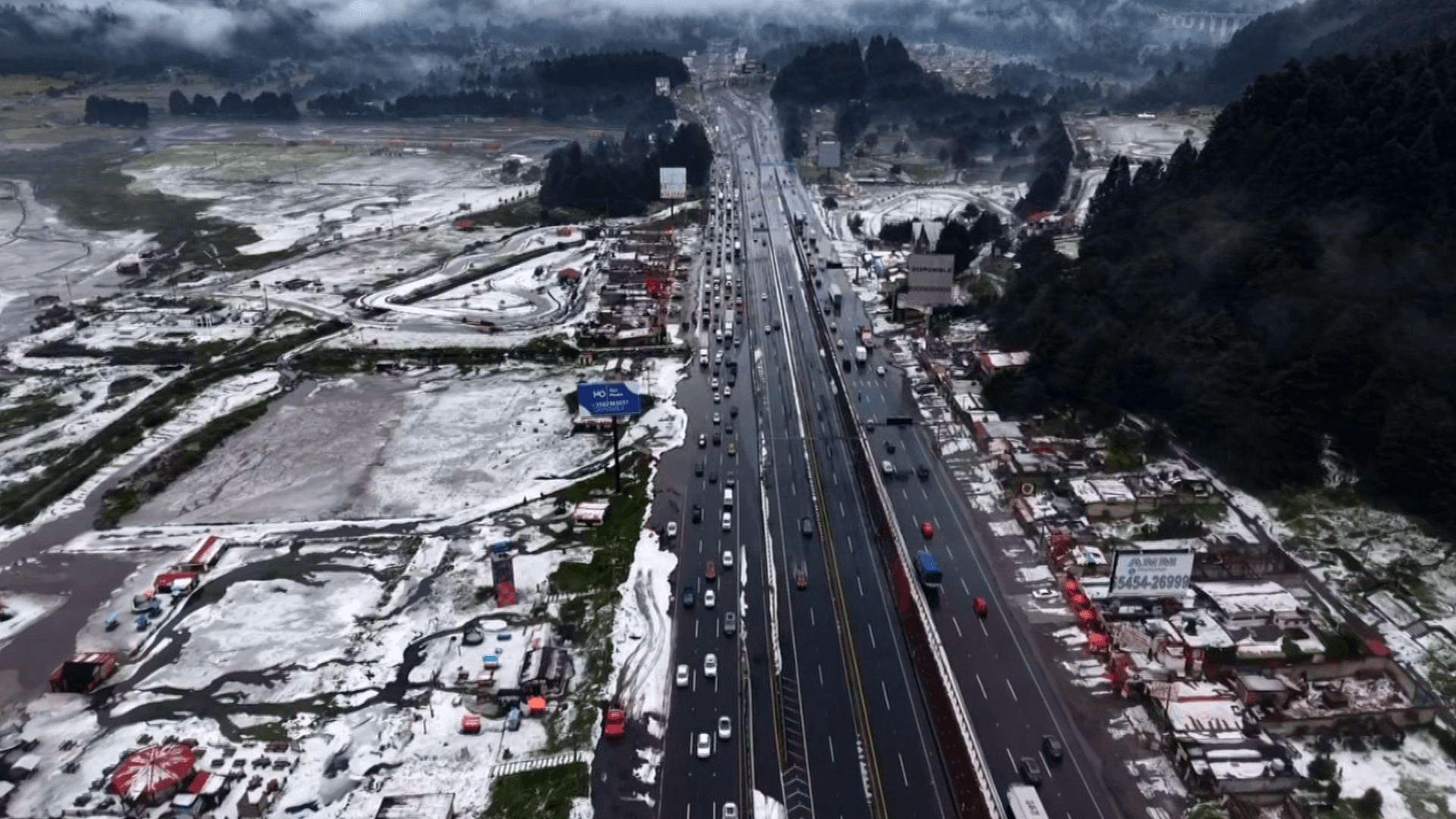 Fuerte Granizada Cubre La Marquesa y Complica la México-Toluca
