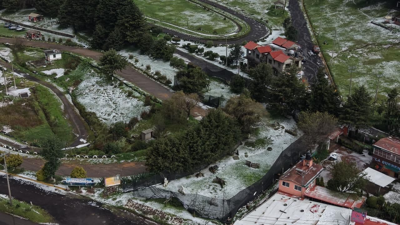 Fuerte Granizada Cubre La Marquesa y Complica la México-Toluca