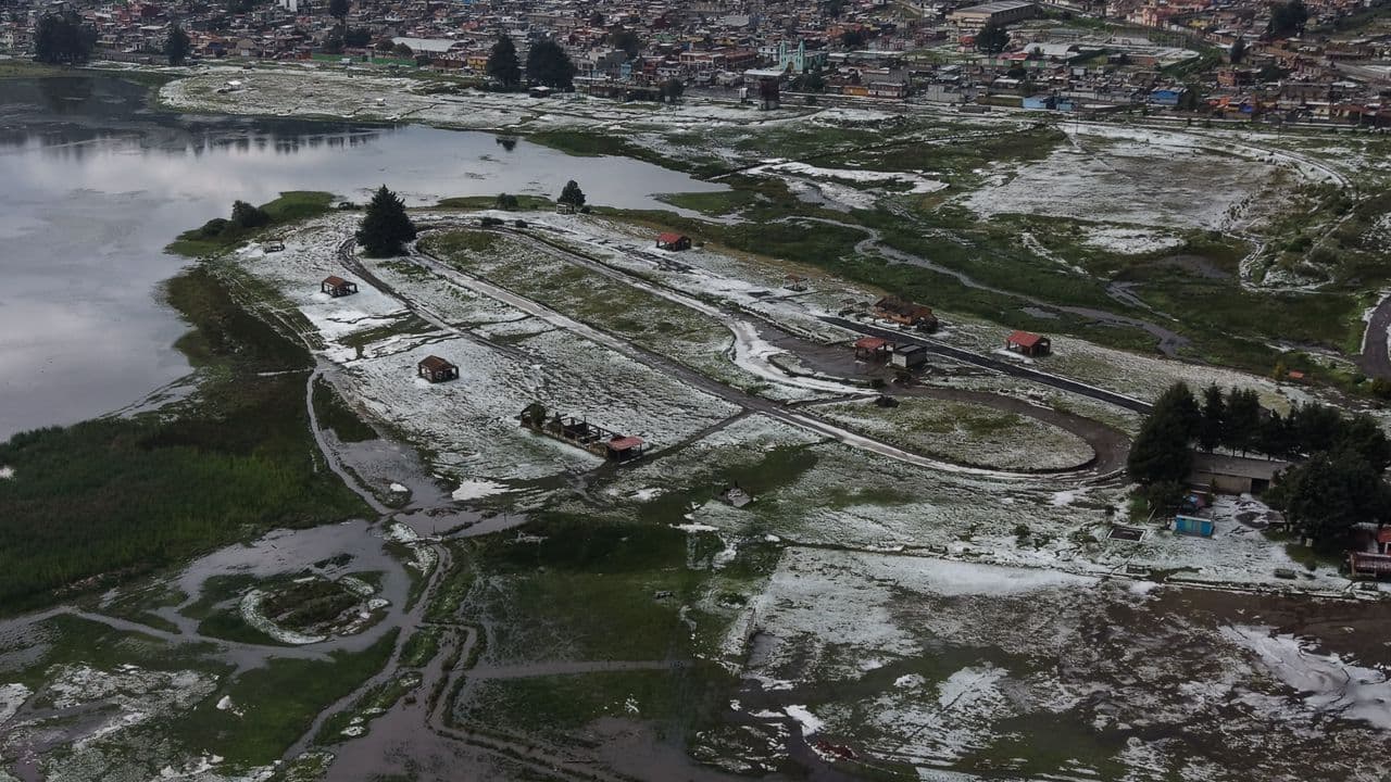 Fuerte Granizada Cubre La Marquesa y Complica la México-Toluca