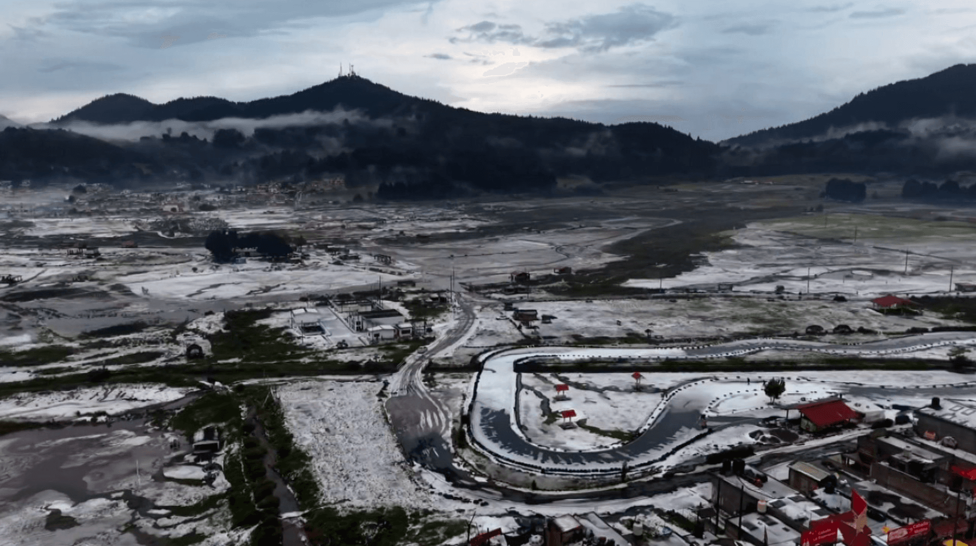 Fuerte Granizada Cubre La Marquesa y Complica la México-Toluca