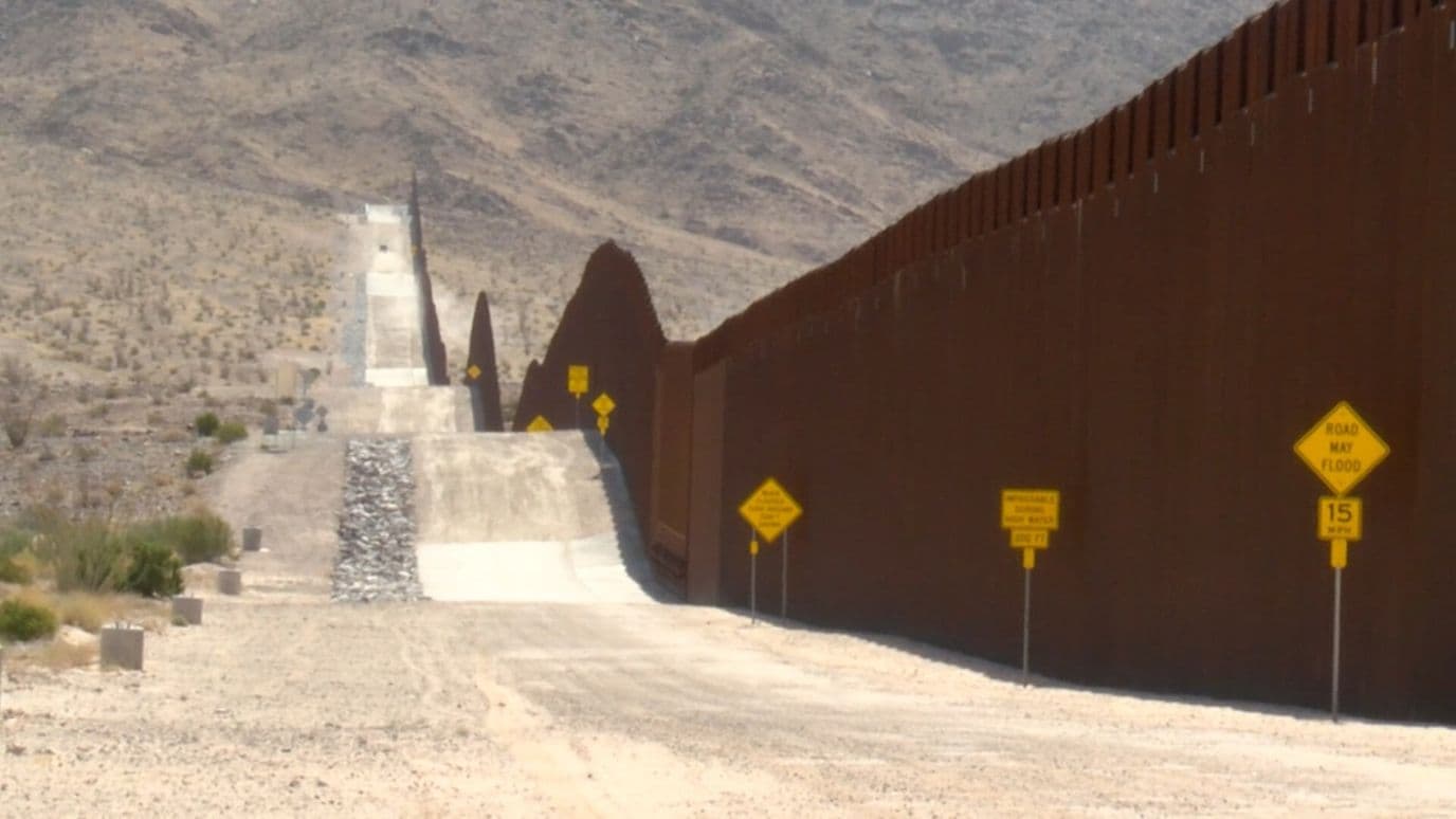 Gobierno de Trump Pide Reanudar Obras del Muro Fronterizo en Big Bend, Texas