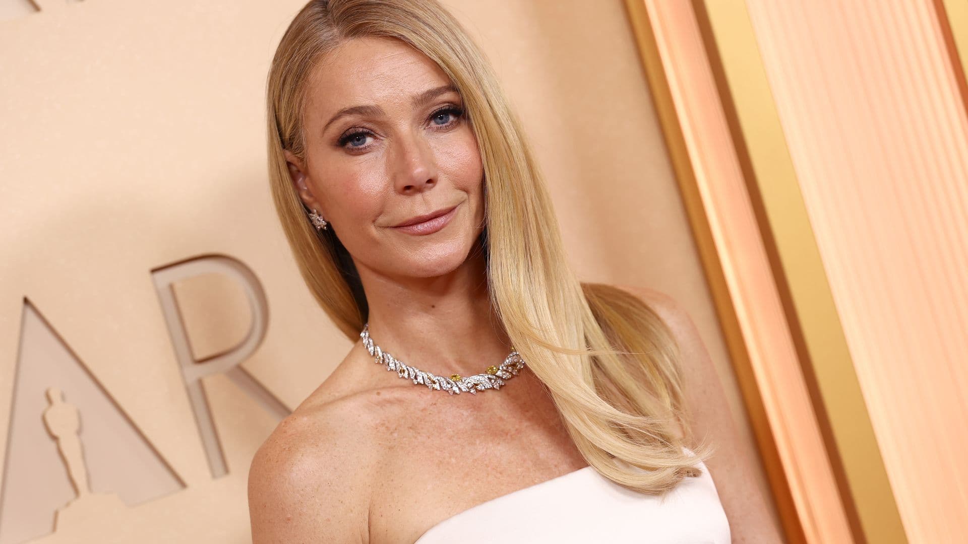 Gwyneth Paltrow Enfrenta Críticas por Invitar a Cenar a Sam Altman y Mostrar Interés por la IA