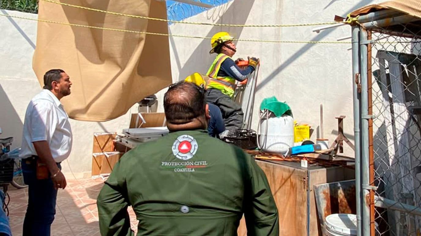 Hombre Queda Atrapado en Alambre de Púas en Torreón, Coahuila