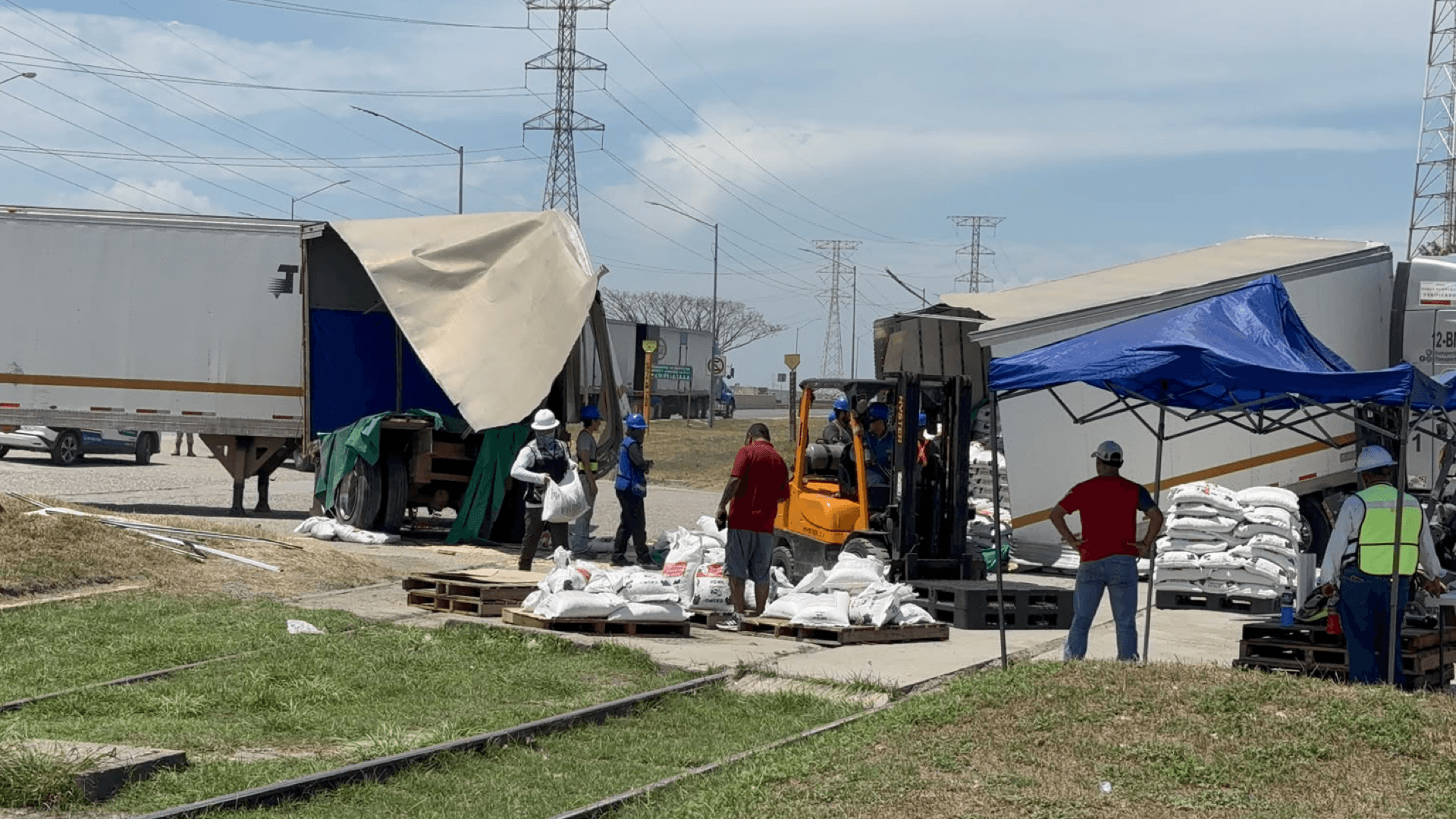 Tren Impacta Tráiler Doble Remolque en Altamira, Tamaulipas