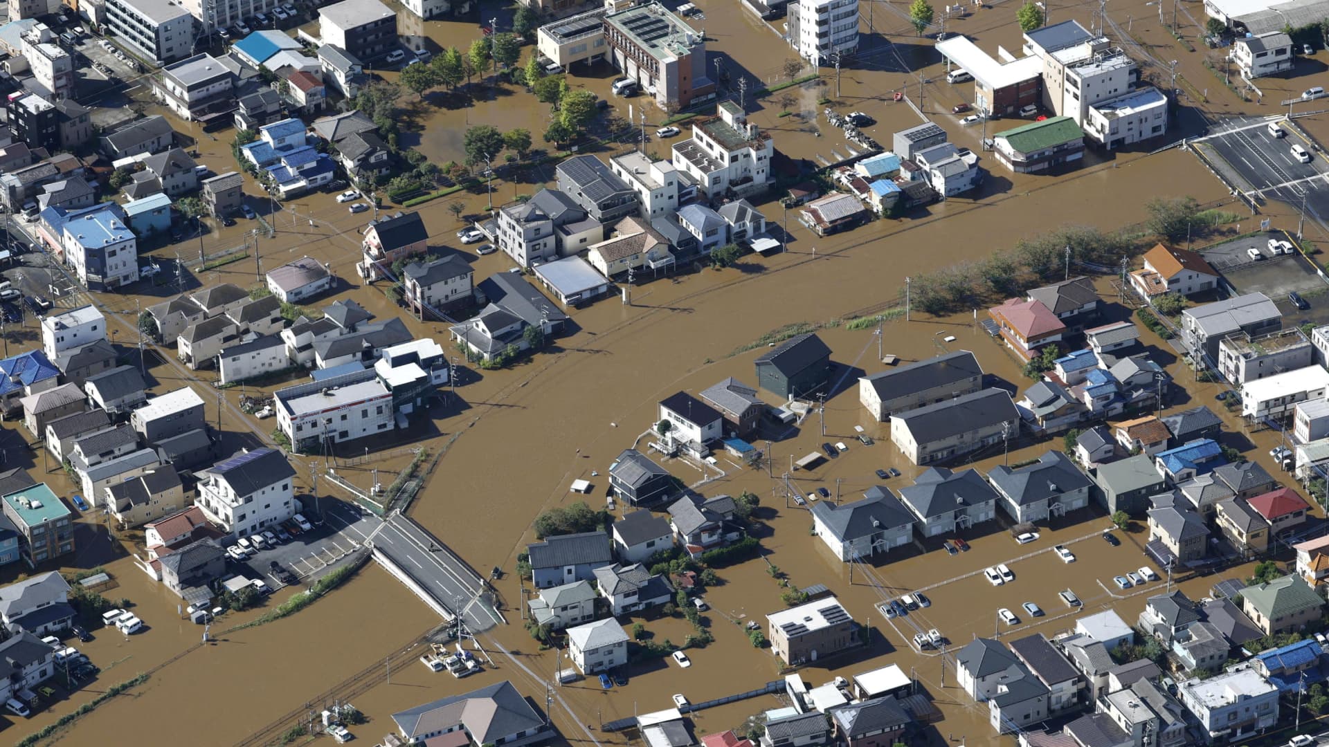 Tifón Dujuan Deja Dos Muertos y 46 Mil Casas Sin Electricidad en Japón