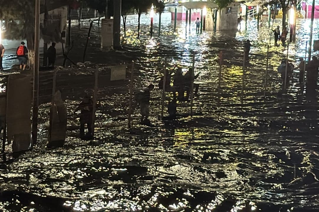 Las fuertes lluvias provocaron inundaciones en diferentes puntos de la capital. Foto: N+