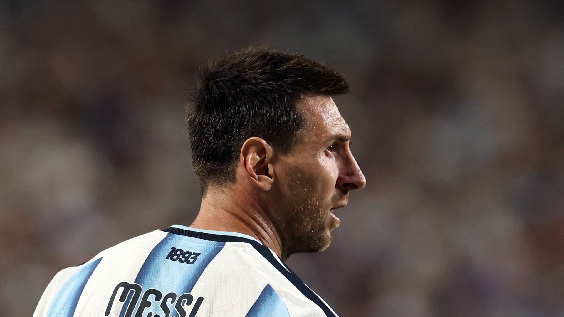 Árbitro 'Amuleto' de Messi Será el Silbante del Partido Argentina vs Inglaterra, ¿Quién Es?