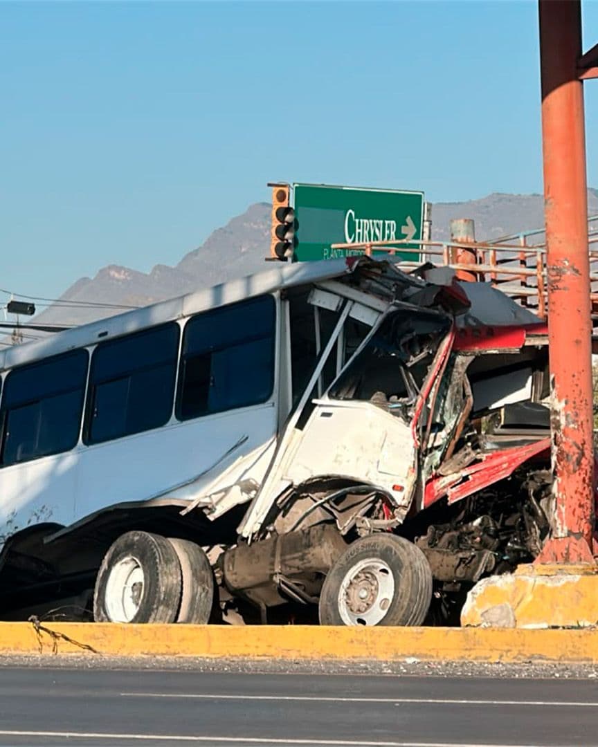 La unidad presuntamente viajaba a exceso de velocidad hasta perder el control