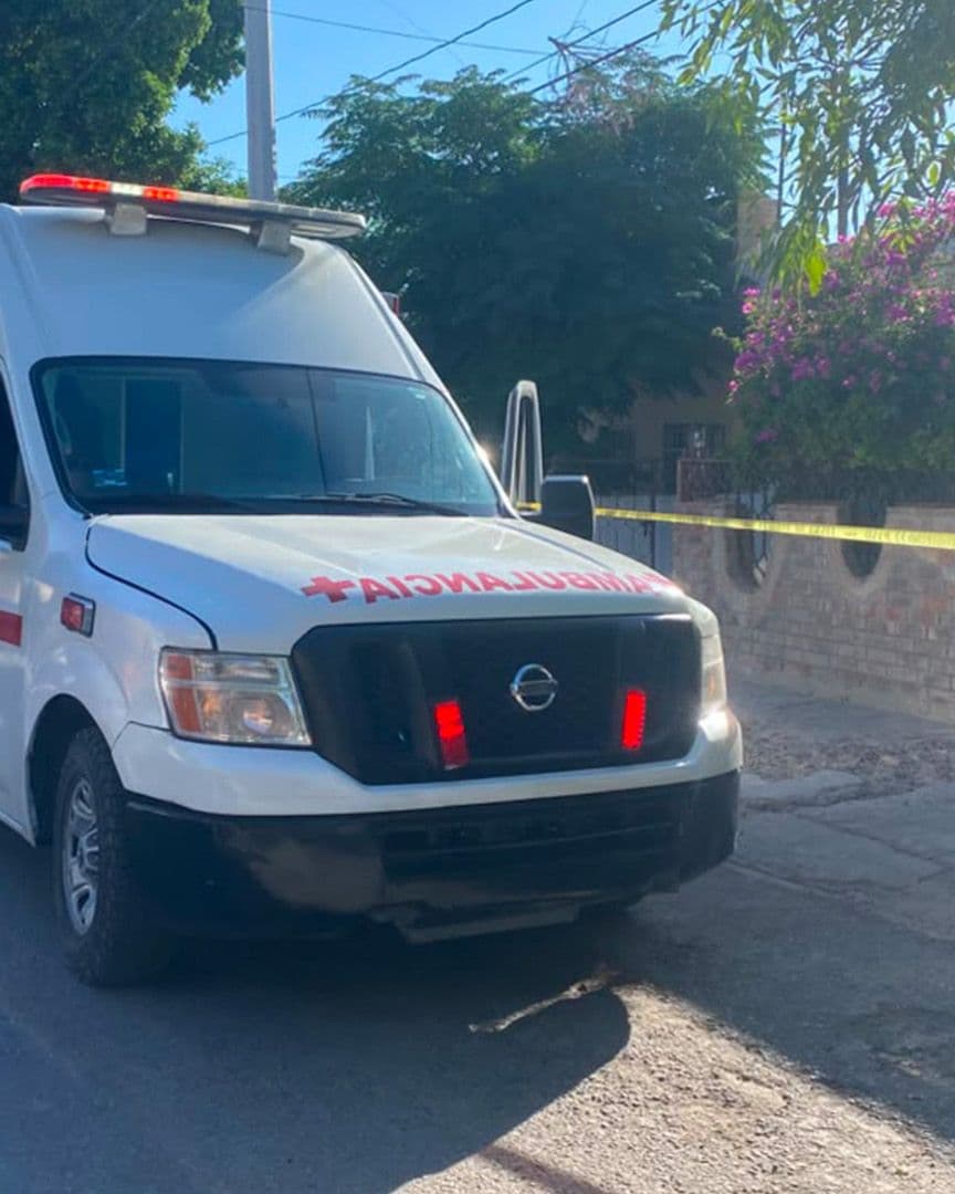 Vecinos de la Calle C fueron quienes dieron aviso a los números de emergencia después de ver como se desvanecía la mujer