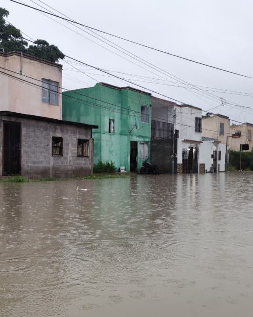 Un vendedor ambulante de 72 años murió arrastrado por la corriente de las lluvias