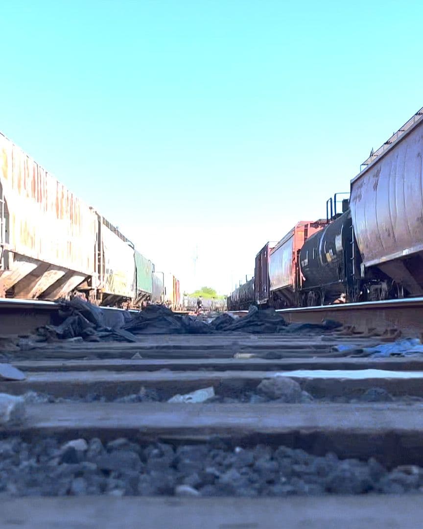El cuerpo del joven fue localizado sobre las vías del tren que pasan por la colonia Nueva Jerusalén en Saltillo
