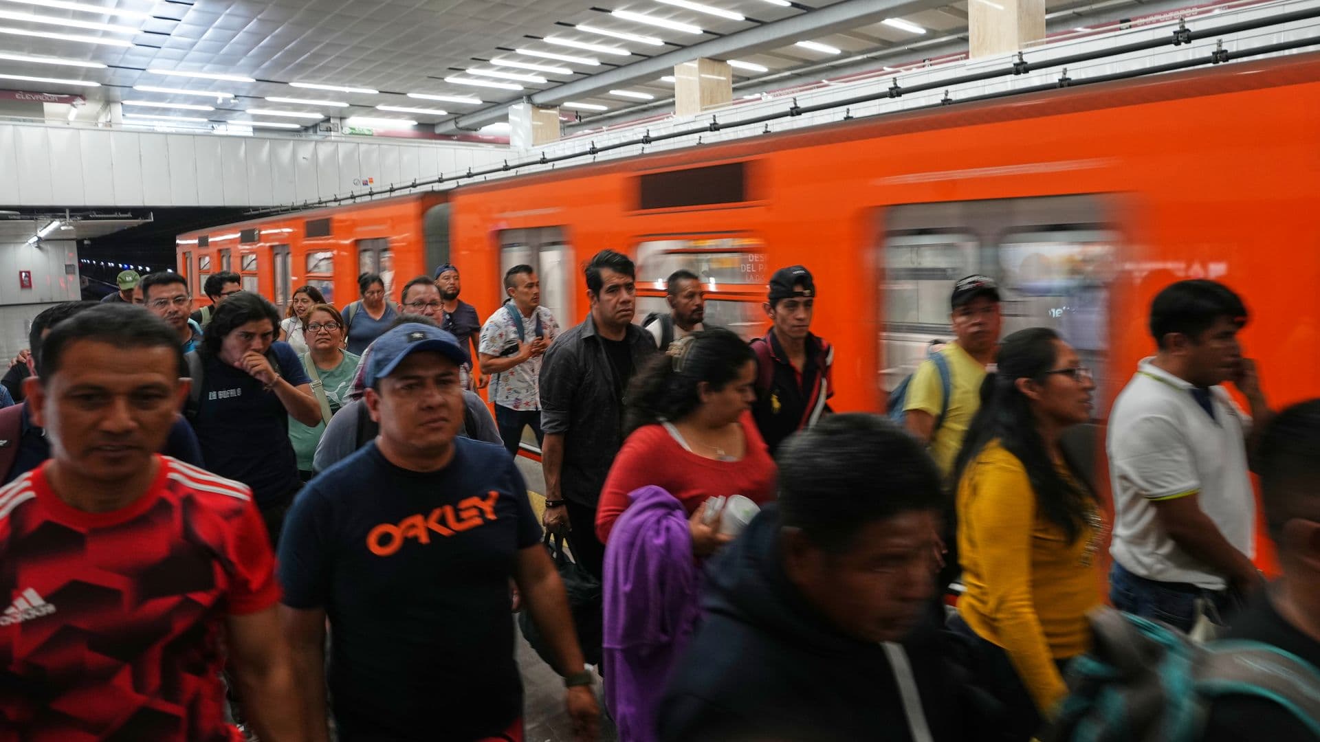 Estaciones del Metro CDMX Cerradas Hoy: Así Está el Servicio este Lunes