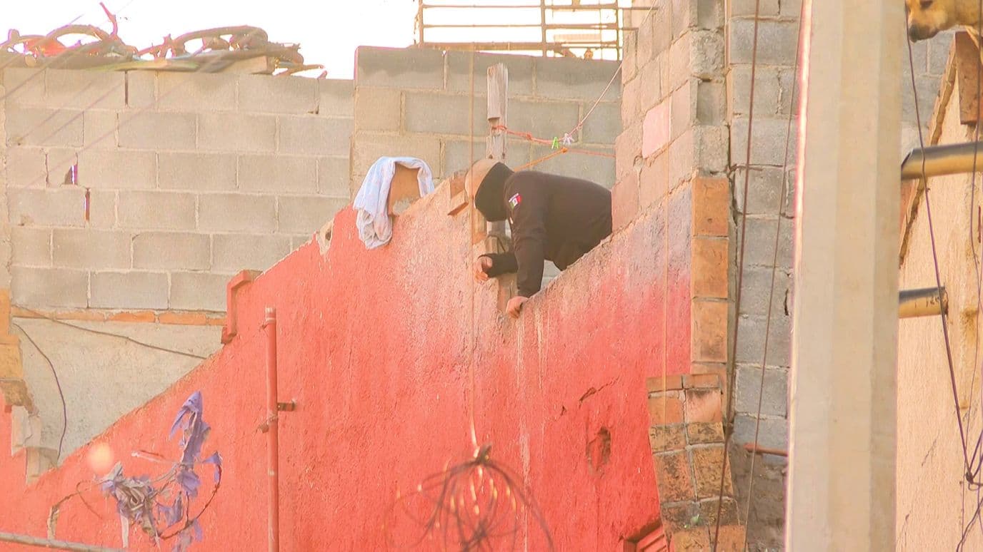 Muere Hombre al Colapsar Barda en Zona Centro de Saltillo, Coahuila