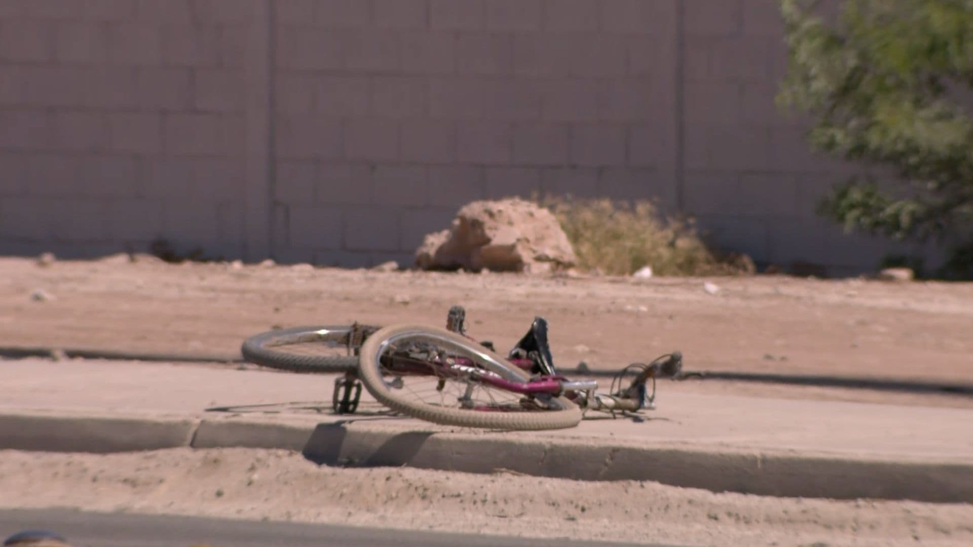 Muere Atropellada Mujer Ciclista al Intentar Cruzar la Carretera San Luis, en Mexicali