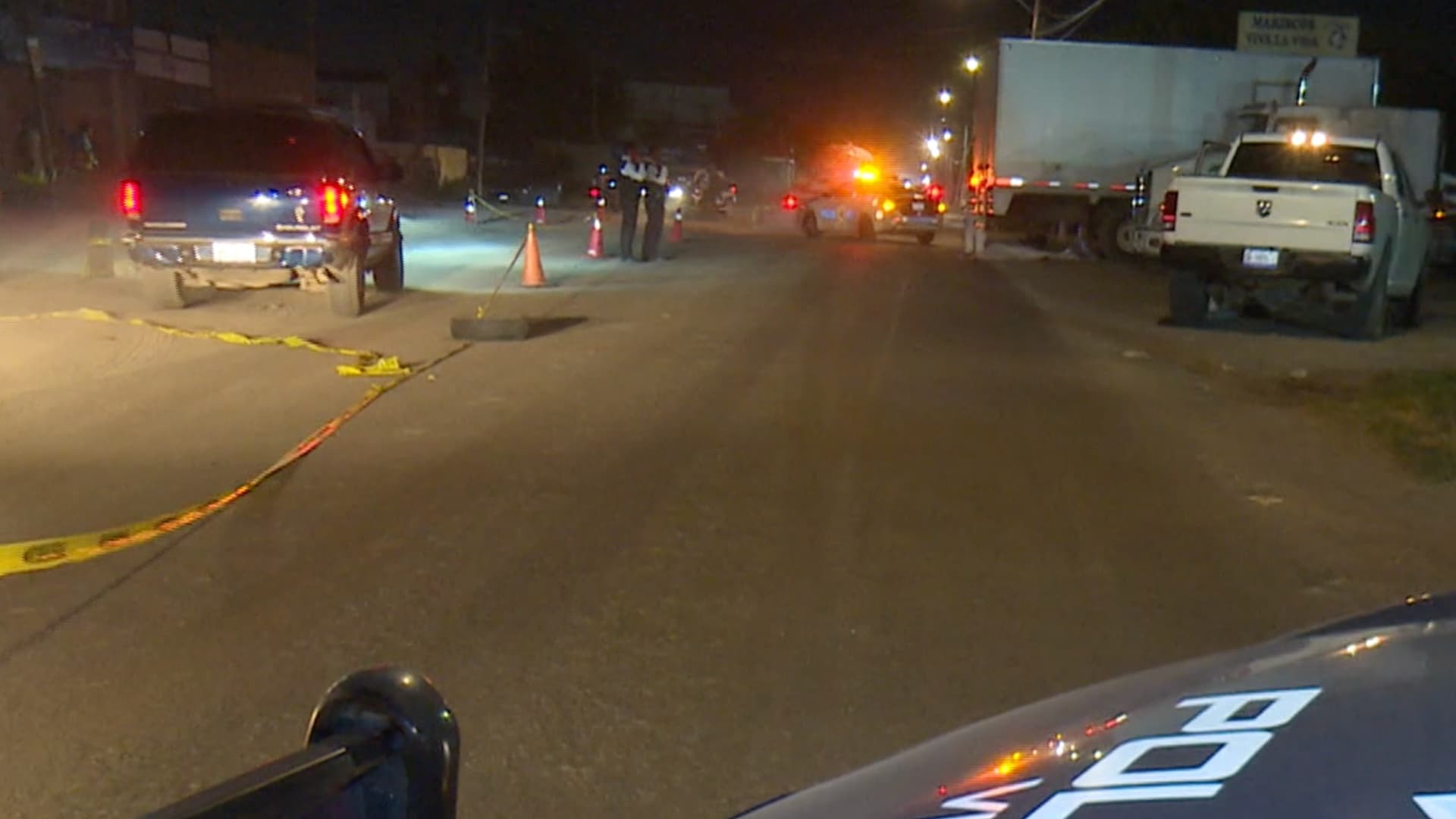 Mujer Muere al Chocar su Moto Contra un Camión de Carga en León; Hay un Herido