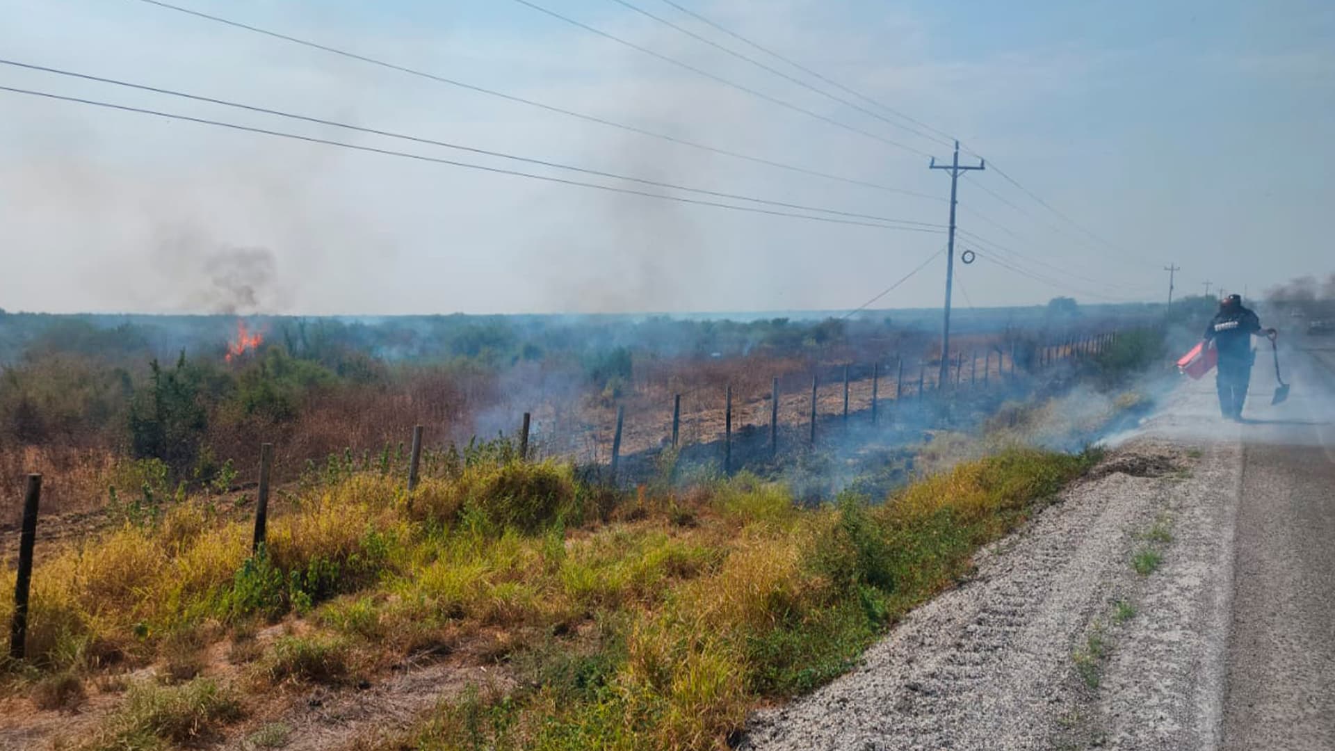 Incendio en Carretera Victoria-Matamoros Moviliza a Autoridades en Tamaulipas