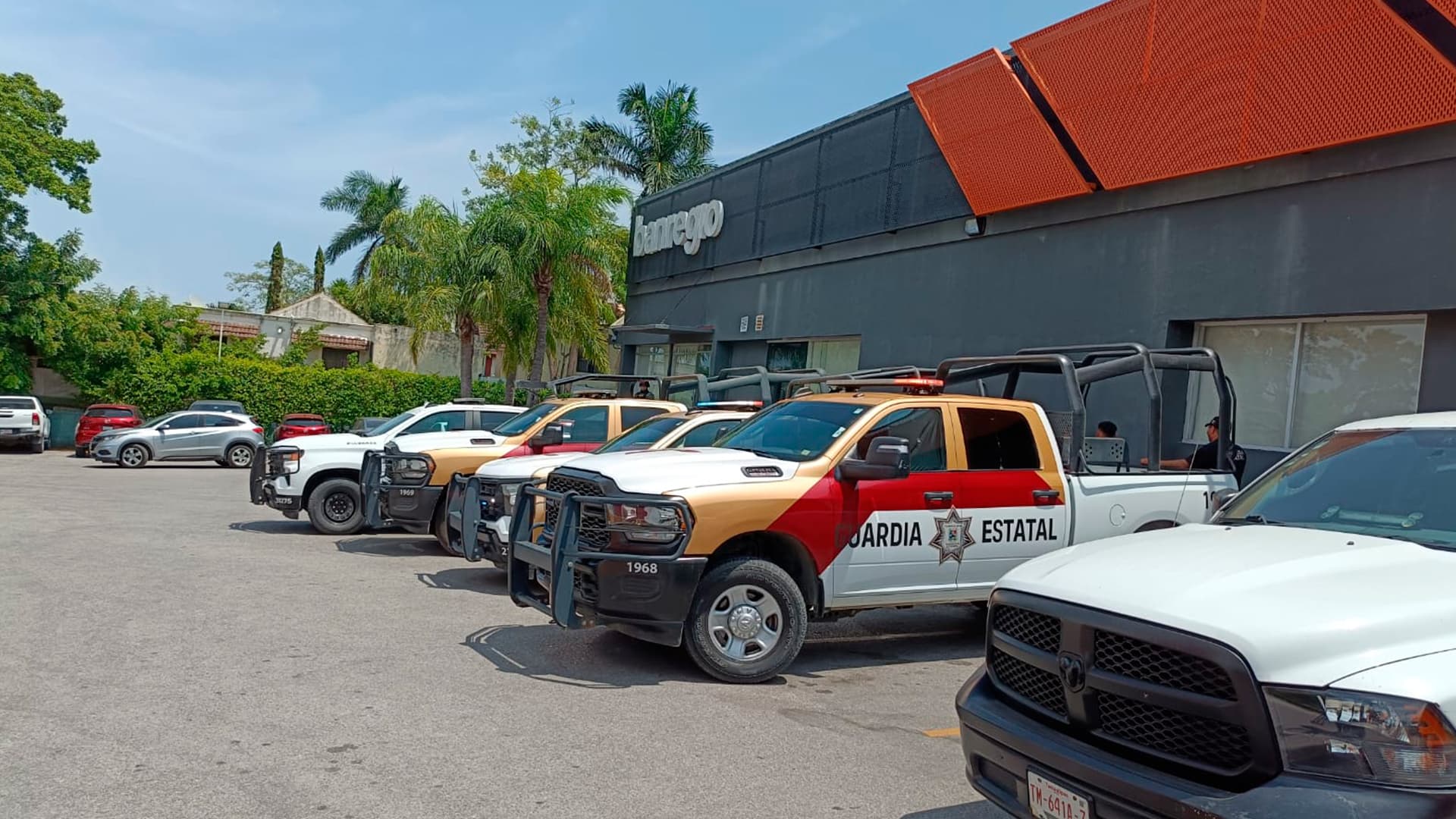 Dos Sujetos Asaltan Sucursal Bancaria en Tampico, Tamaulipas