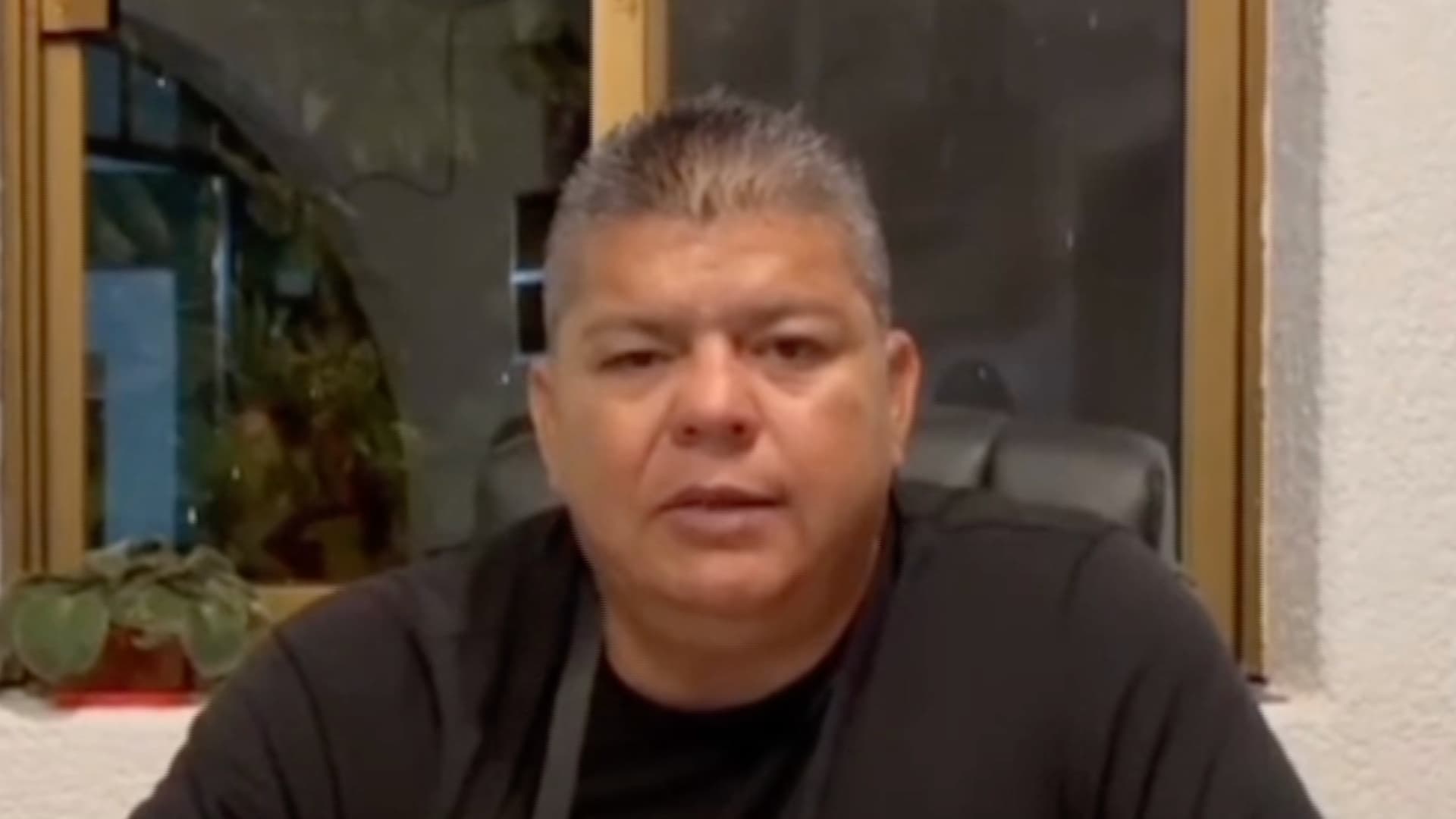 Hallan Muerto a Conocido Visor de Futbol en Celaya; Tenía Huellas de Violencia