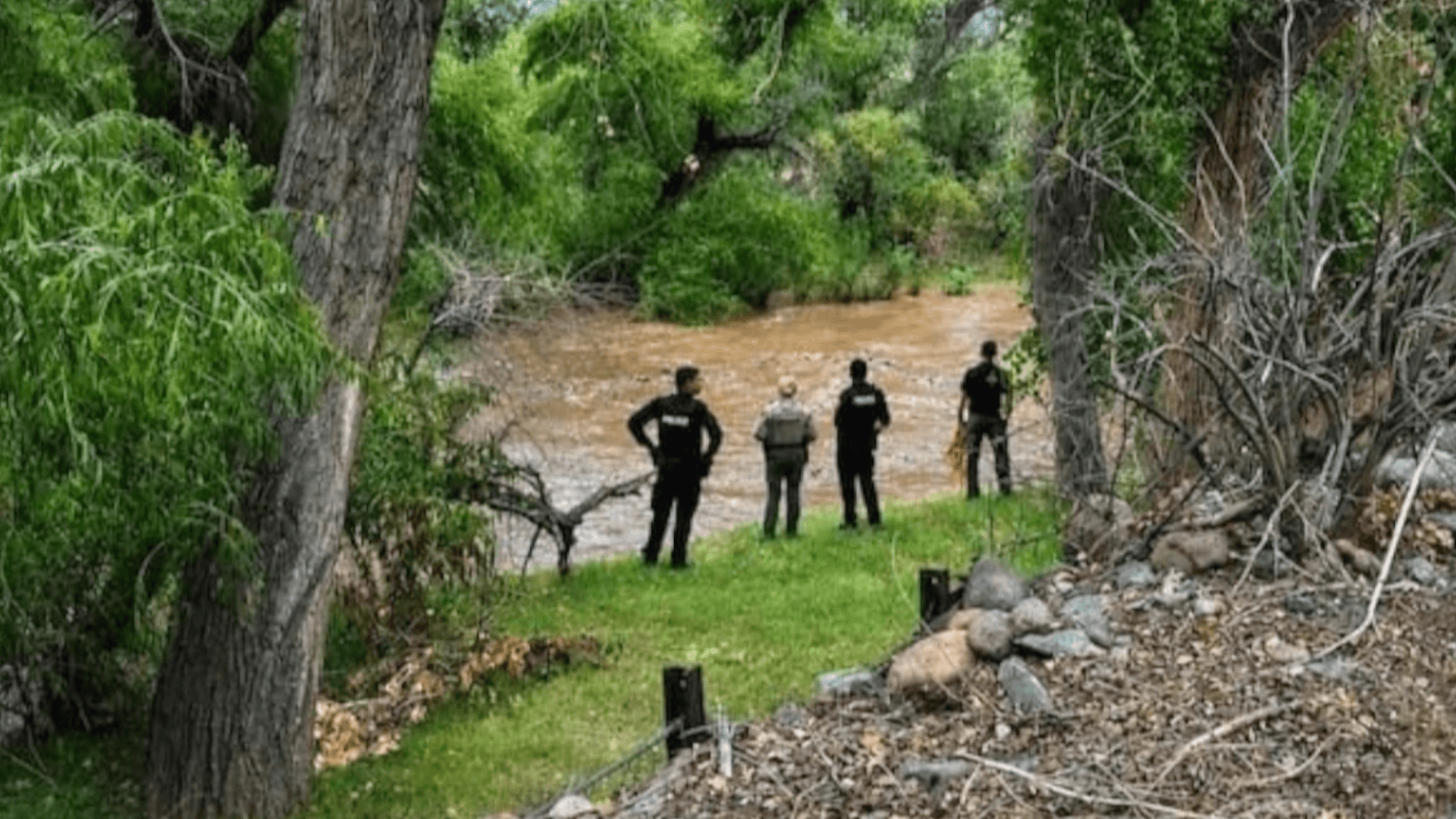 Buscan en EUA a Dos Personas Presuntamente Arrastradas por Arroyo en Nogales, Sonora