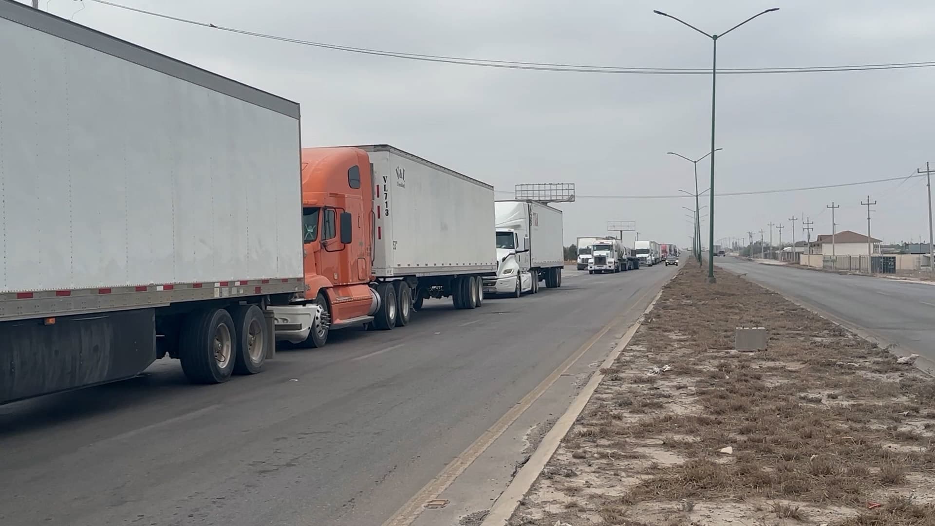 Preocupa a Transportistas Restricción a Camiones Vacíos en Frontera de Coahuila