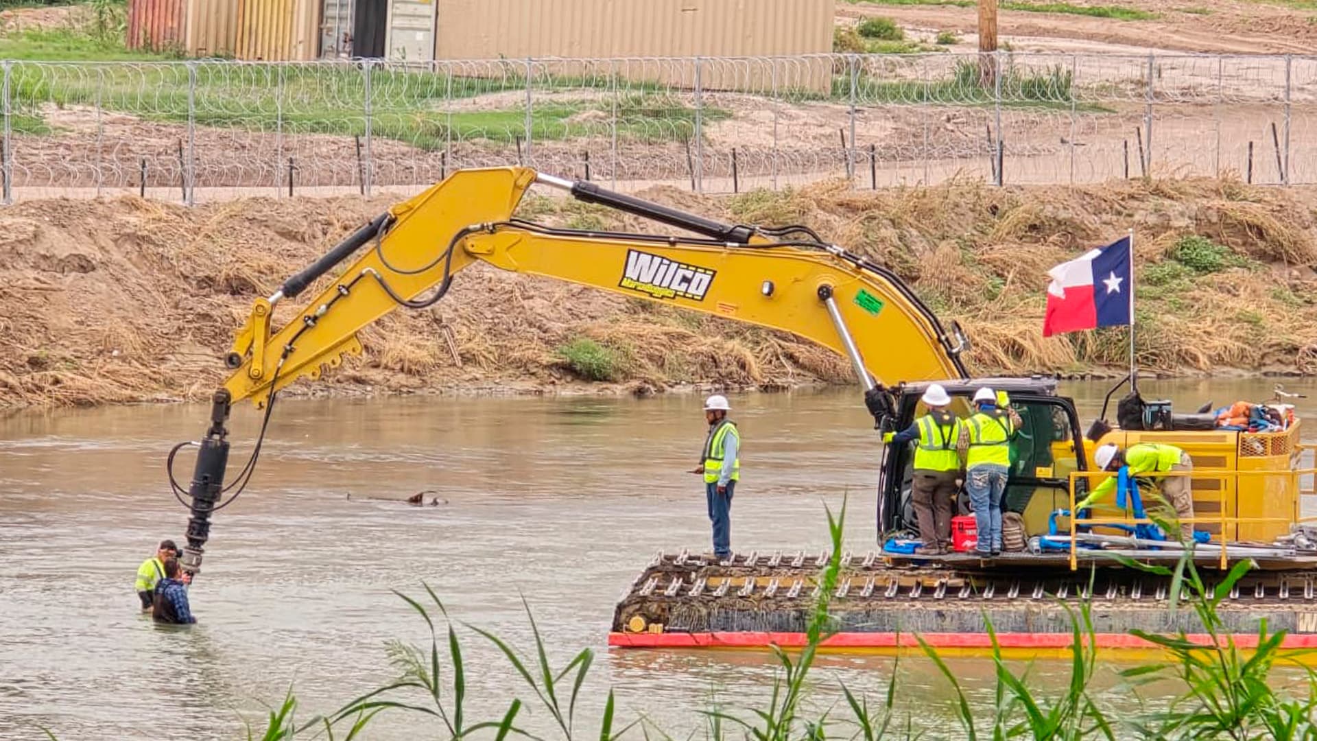 Reinstalan Cerca de Alambre con Púas en Frontera Entre Piedras Negras y Eagle Pass