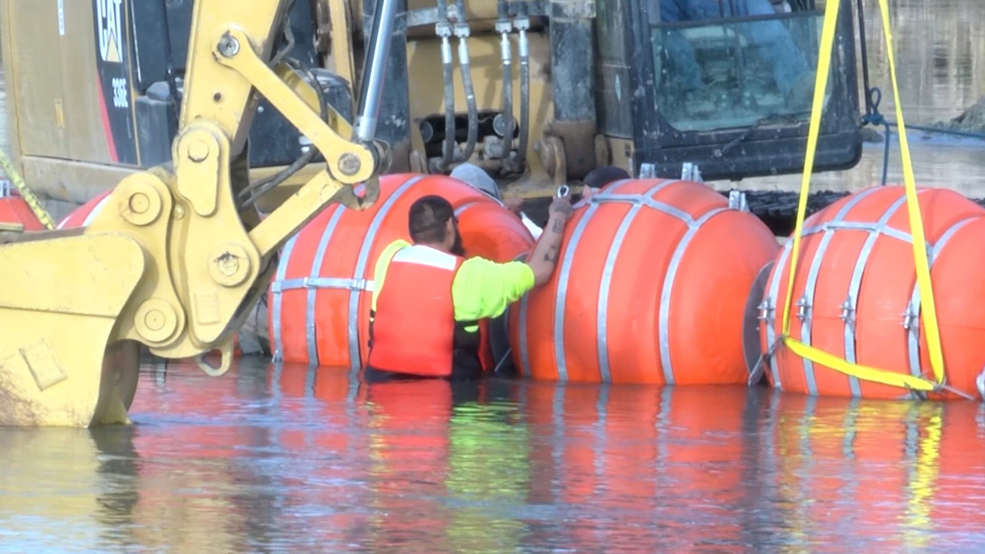 Reportan Disparos Contra Trabajadores Estadounidenses que Instalaban Boyas en Río Bravo