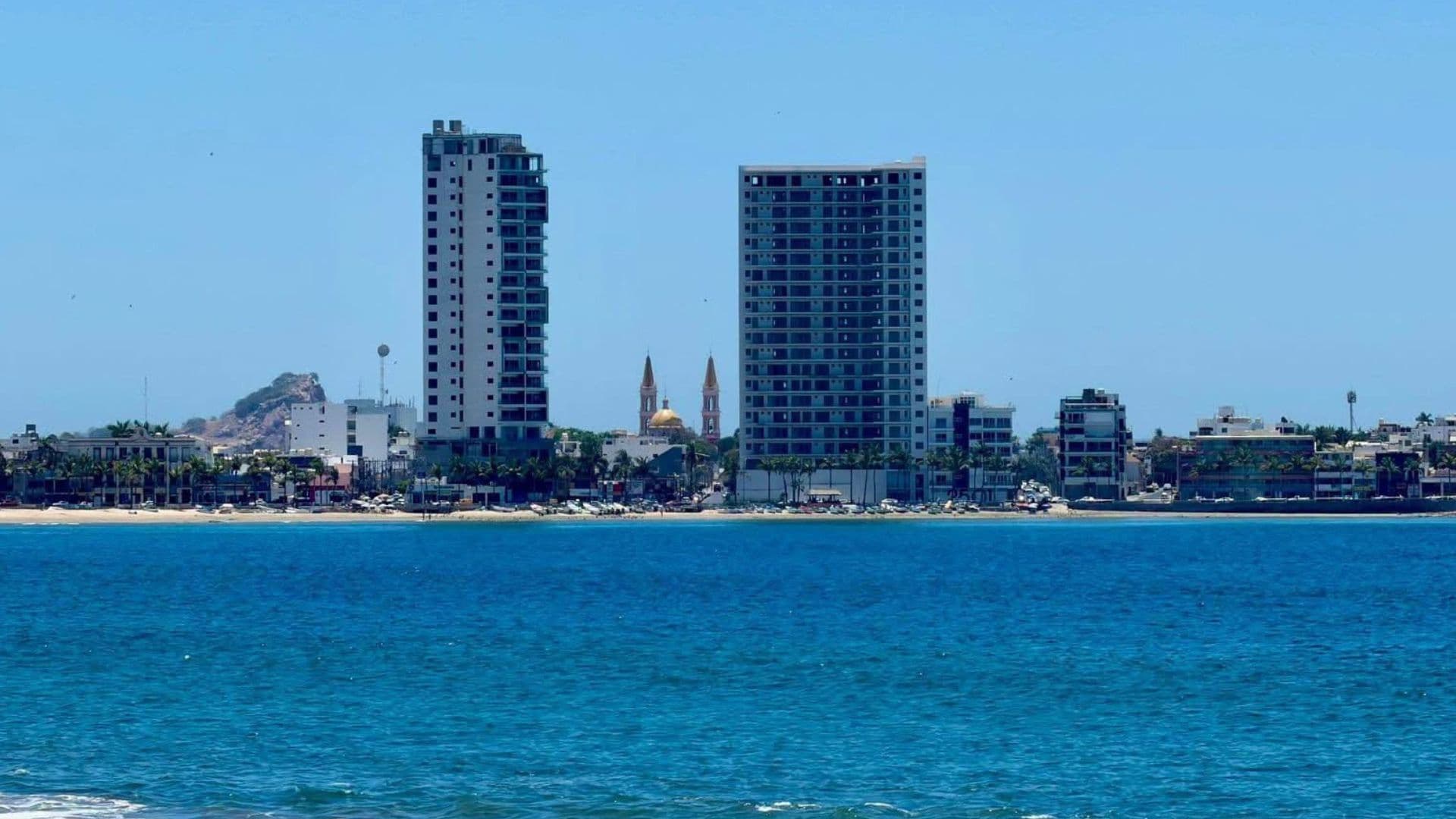 Restringen Acceso a Tramo de Playa en Mazatlán por Avistamiento de Cocodrilo