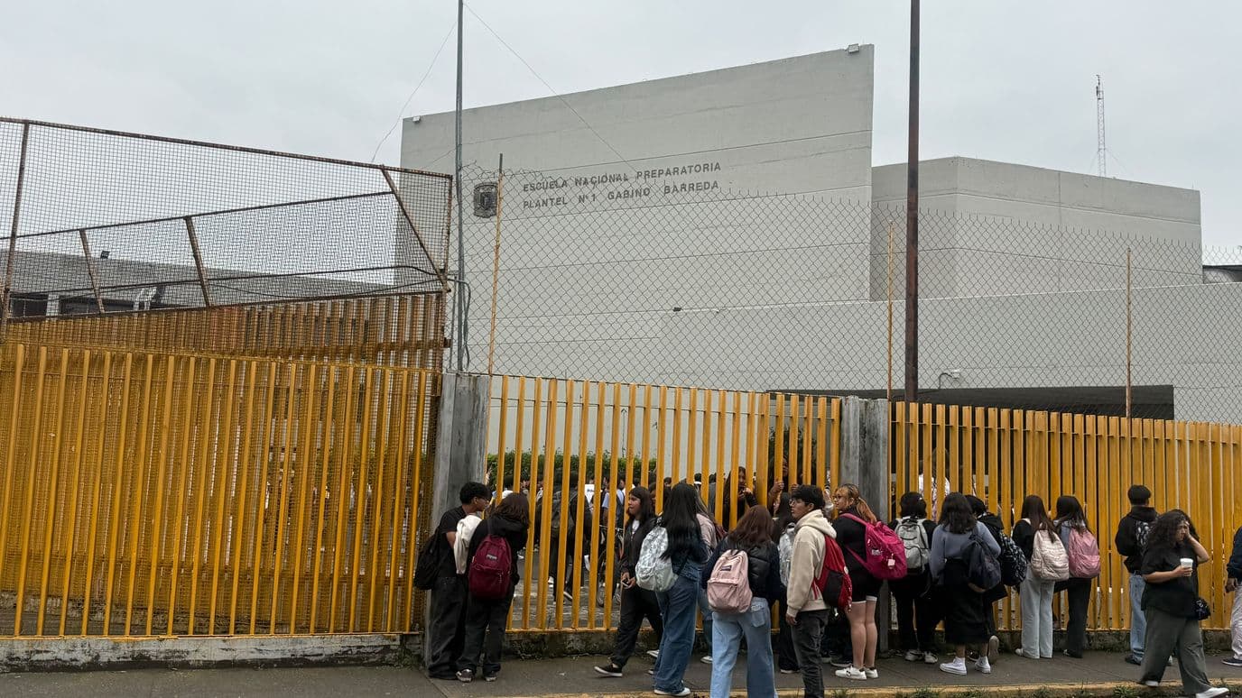 Suspenden Actividades en Prepa 1 de la UNAM tras Ingreso de Personas Encapuchadas