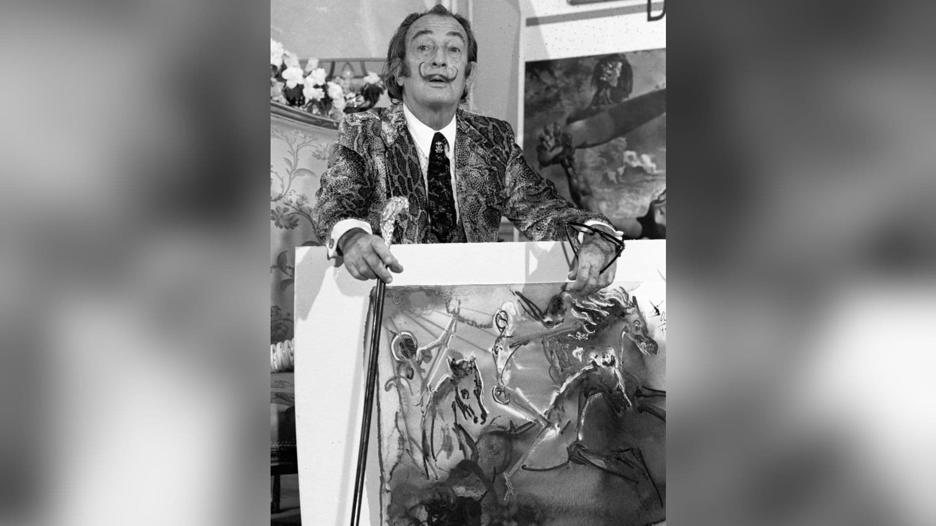 Roban de un Museo de Francia la Cubierta de Bronce que Dalí Diseñó para el Libro del Apocalipsis