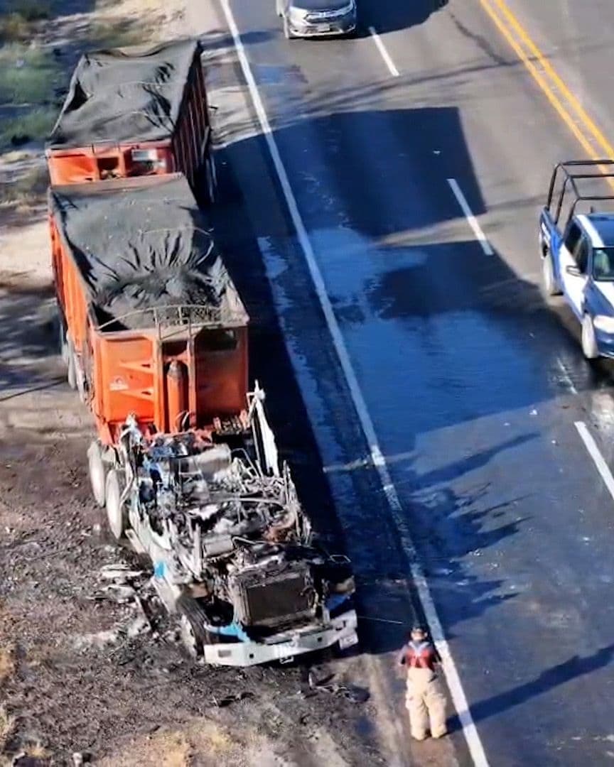 Se Incendia Tractocamión en Carretera Federal 57 en Nava, Coahuila
