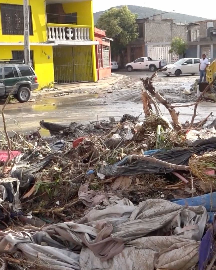 Tromba Arrastra Vehículos e Inunda Casas en Saltillo