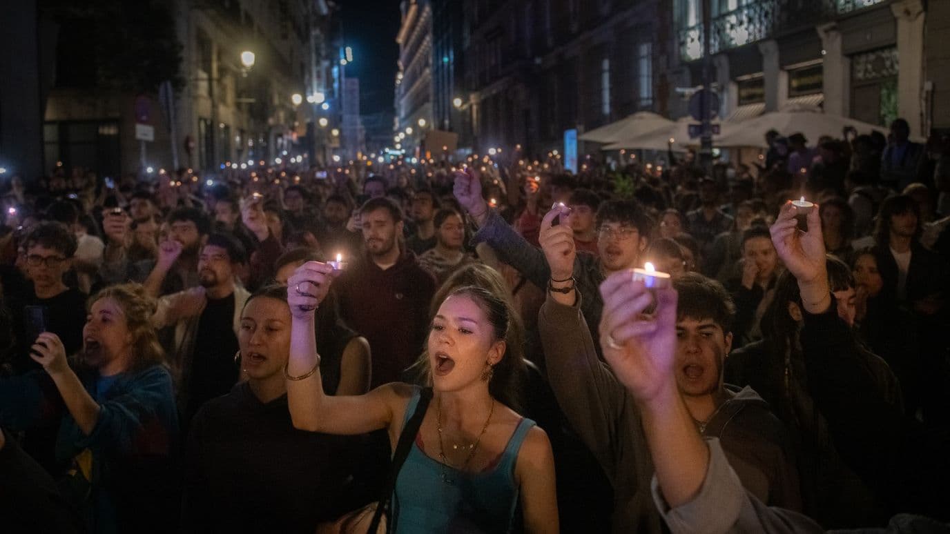 Muerte de Maricarmen Provoca Protestas en España, Marchas al Congreso y Reclamos por la Vivienda