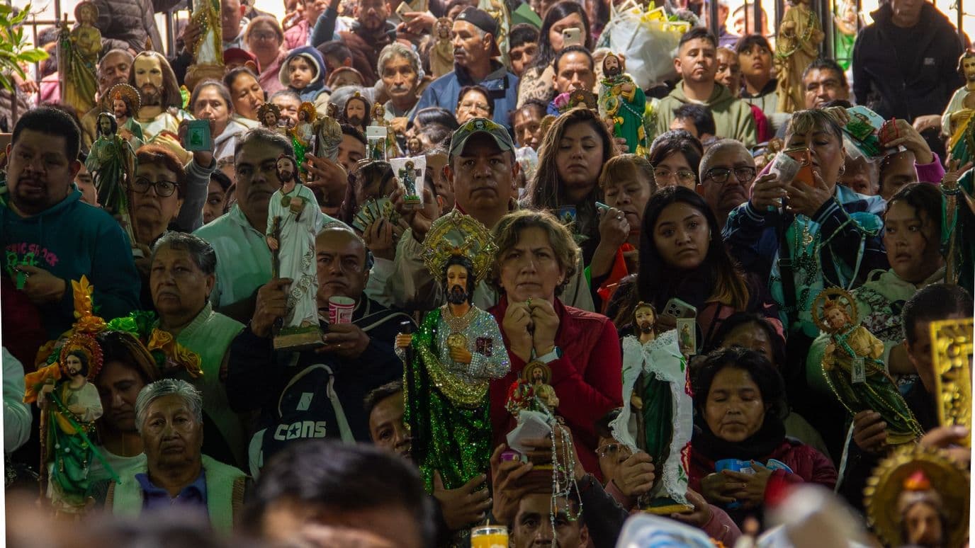 Fotos de San Judas Tadeo en la Iglesia de San Hipólito: Así Llegan Miles de Devotos