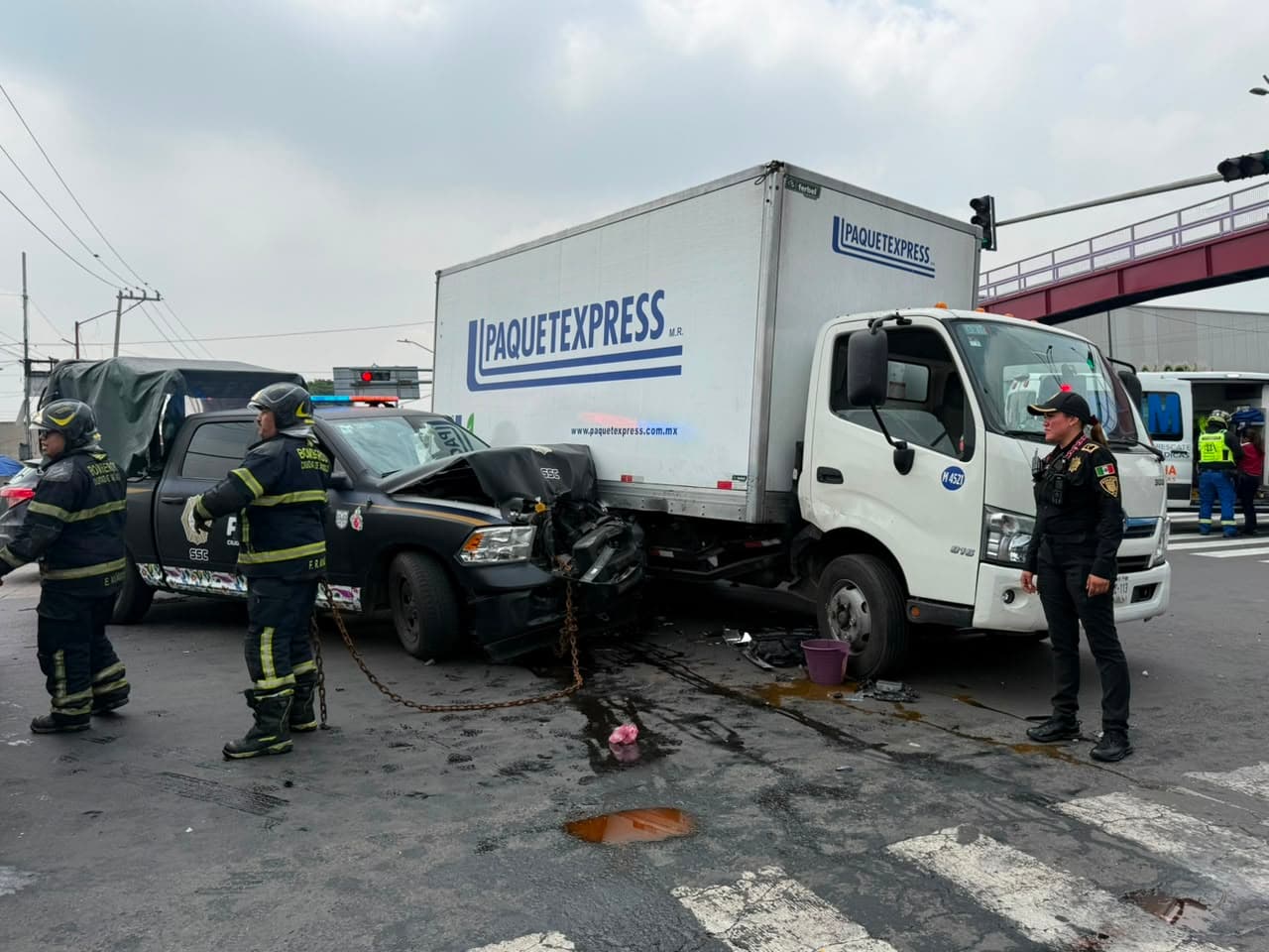 Accidente de Policías Hoy Deja Heridos: Así Quedó Patrulla Cerca de Metro Escuadrón 201