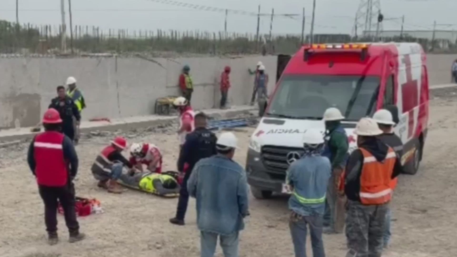 Cae Trabajador y Queda Herido por Varilla en Línea 6 del Metro de Monterrey en Apodaca, NL