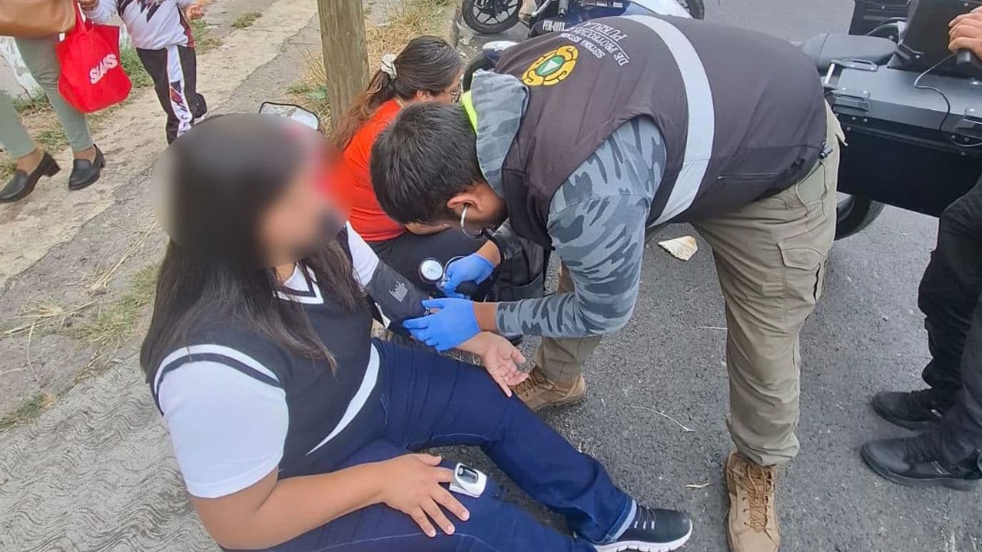 Choque de Unidad de Transporte Público con Vehículo Deja Dos Lesionados en Puebla