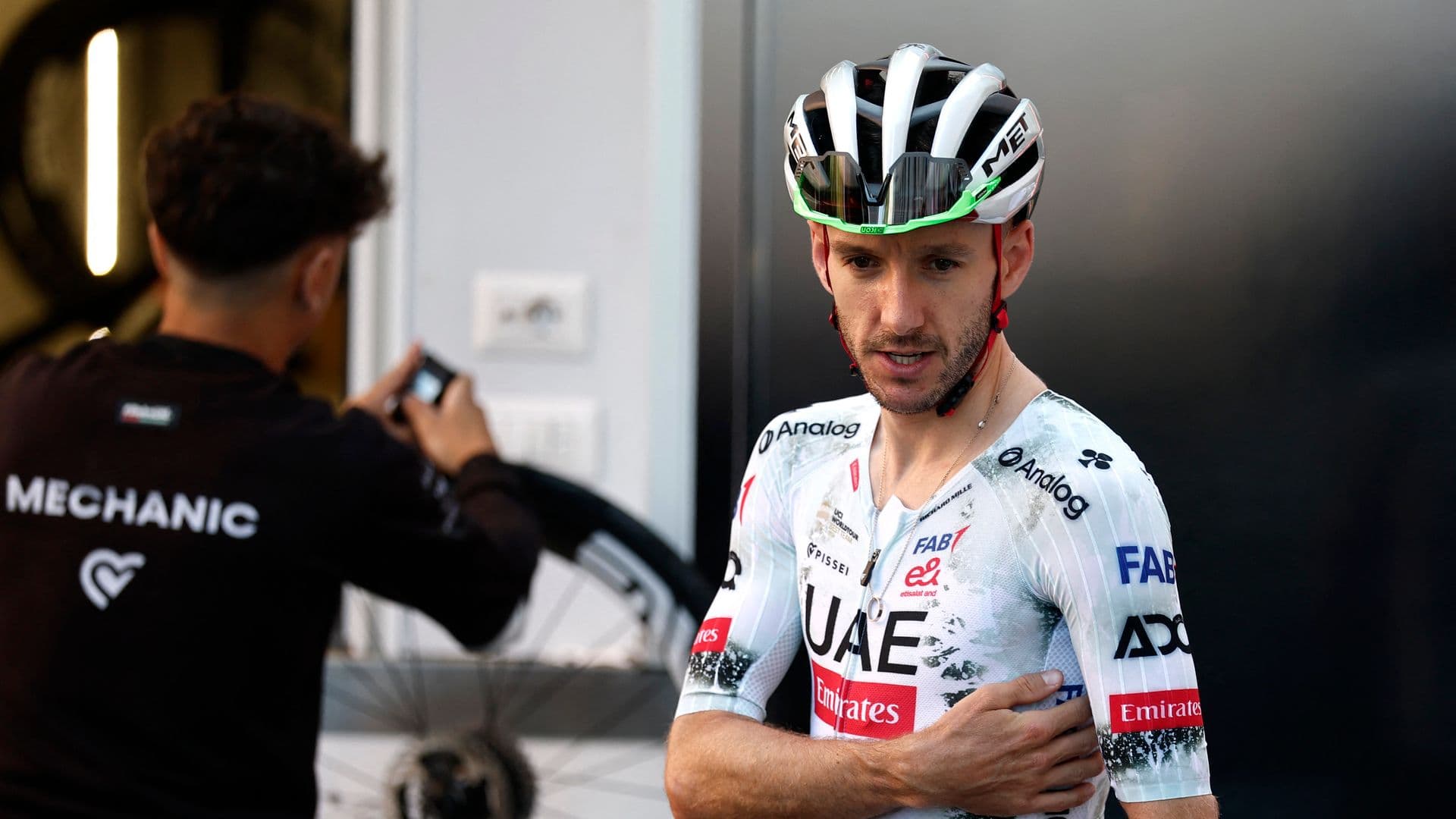 Adam Yates, ciclista británico, durante el Tour de Francia 2026