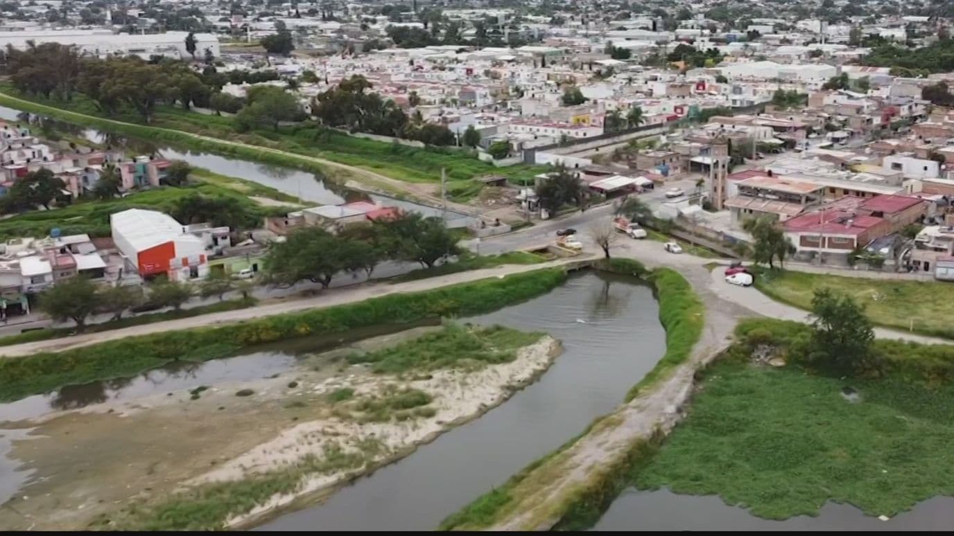 'Tiene Un Olor Fétido': Vecinos de Guadalajara Protestan por Mala Calidad del Agua