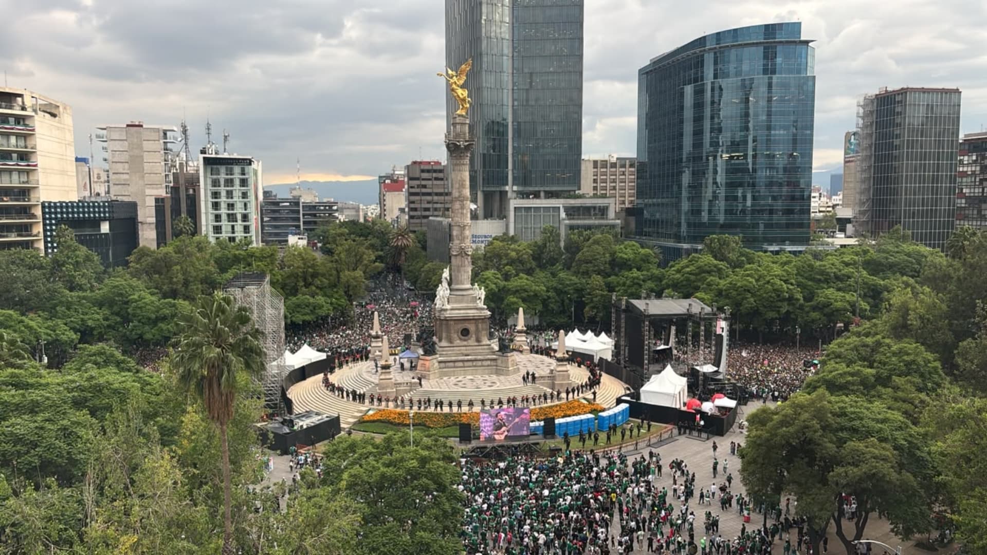 El Ángel de la Independencia durante celebraciones por Mundial 2026