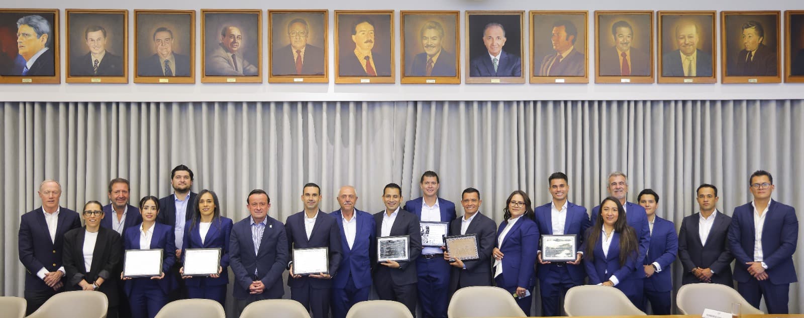 Árbitros mexicanos que asistieron al Mundial 2026