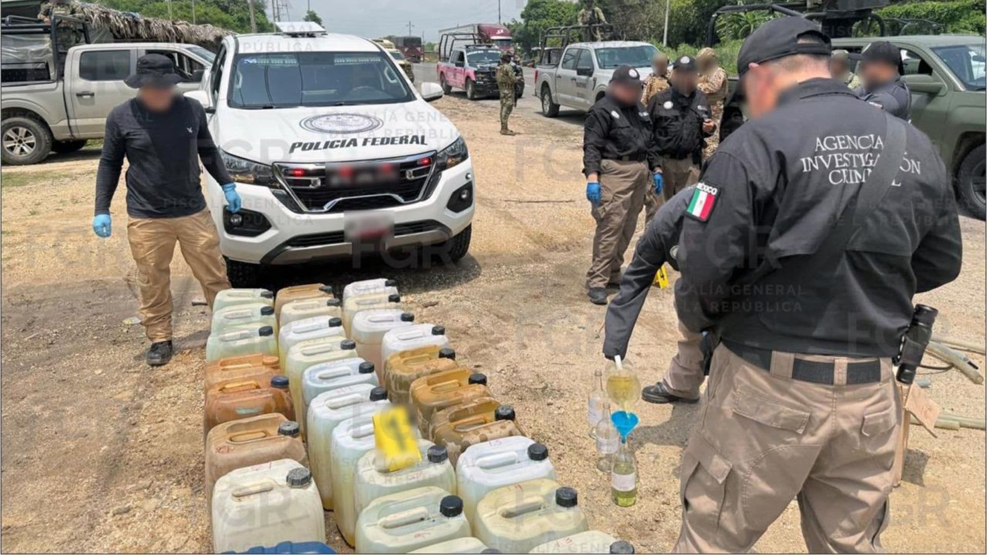 FGR Asegura Más de Mil 800 Litros de Hidrocarburo Durante Dos Cateos en el Estado de Veracruz