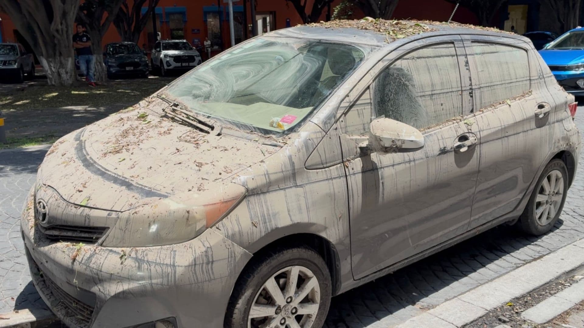 Así Quedaron Autos que Estuvieron Más de 24 Horas Inundados en Estacionamiento de Puebla