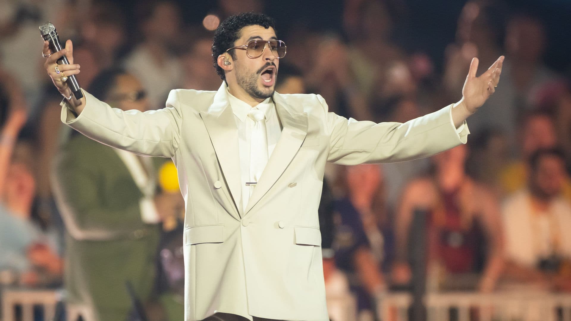 Bad Bunny Lanza 'Un Verano Contigo', un Campamento Gratuito para Jóvenes en Puerto Rico