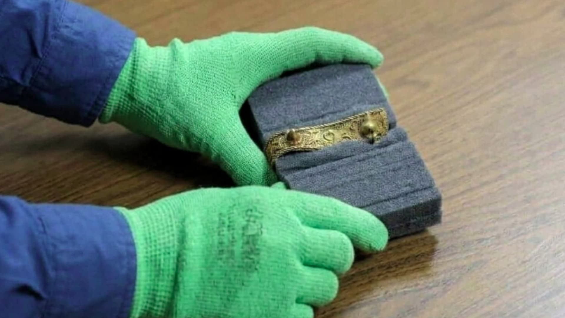 El brazalete recuperado es parte de un tesoro Zapoteca