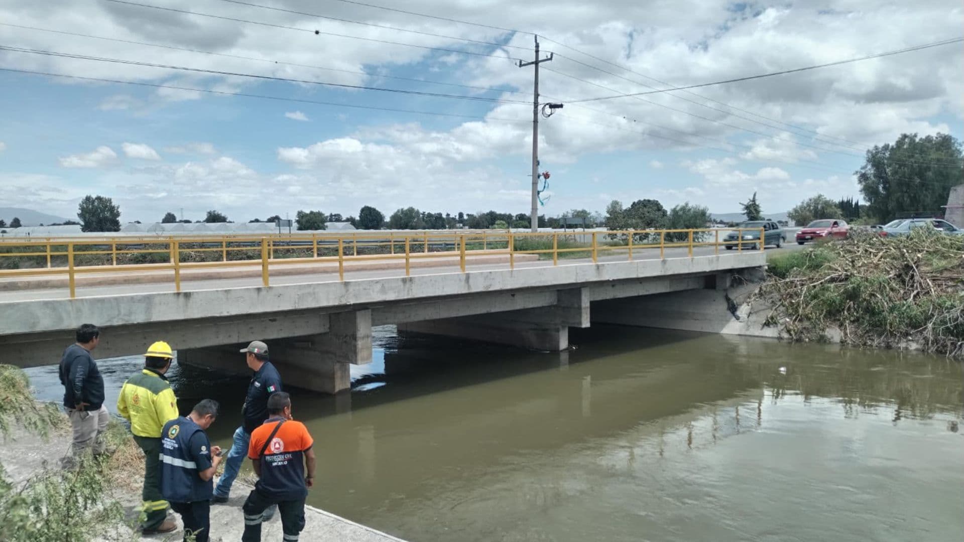 Continúa Desaparecido el Joven Motociclista que Cayó al Canal de Valsequillo en Puebla
