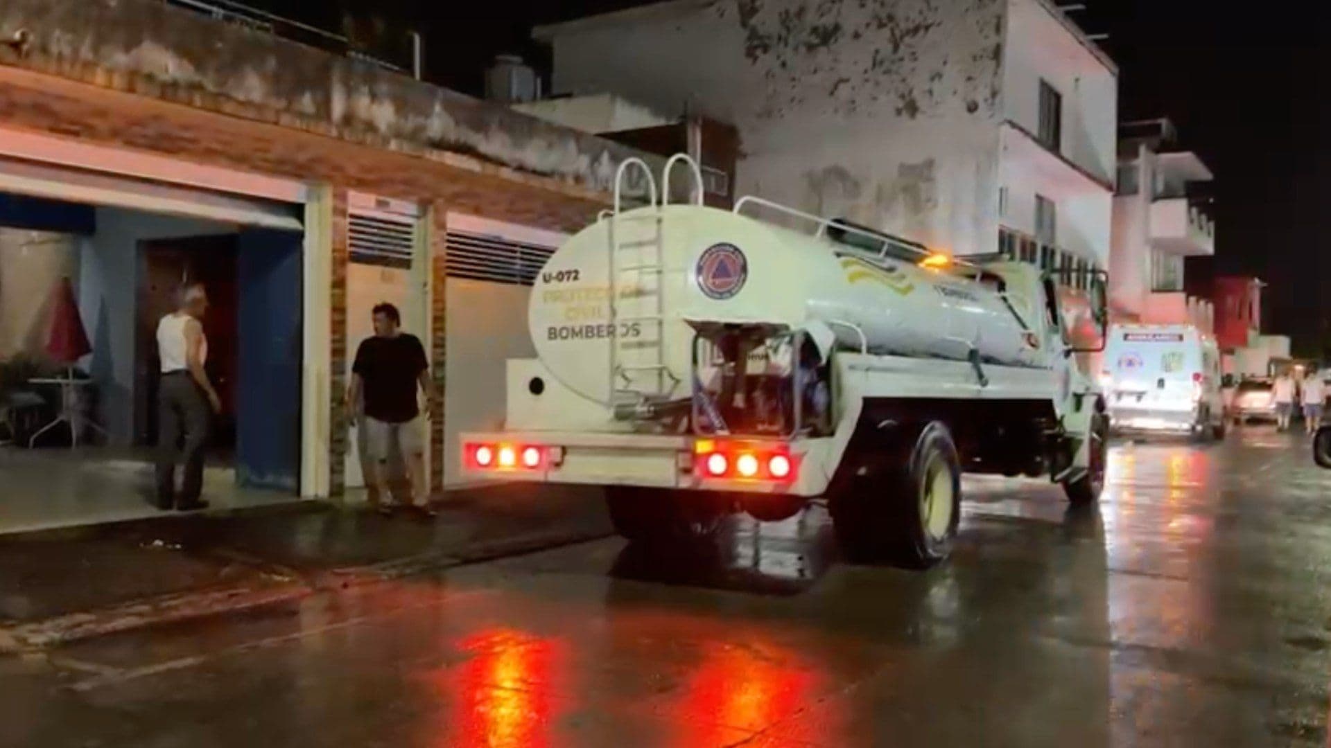 Cae Rayo Durante Tormenta y Provoca Incendio de Dos Casas en Veracruz; Así Ocurrió