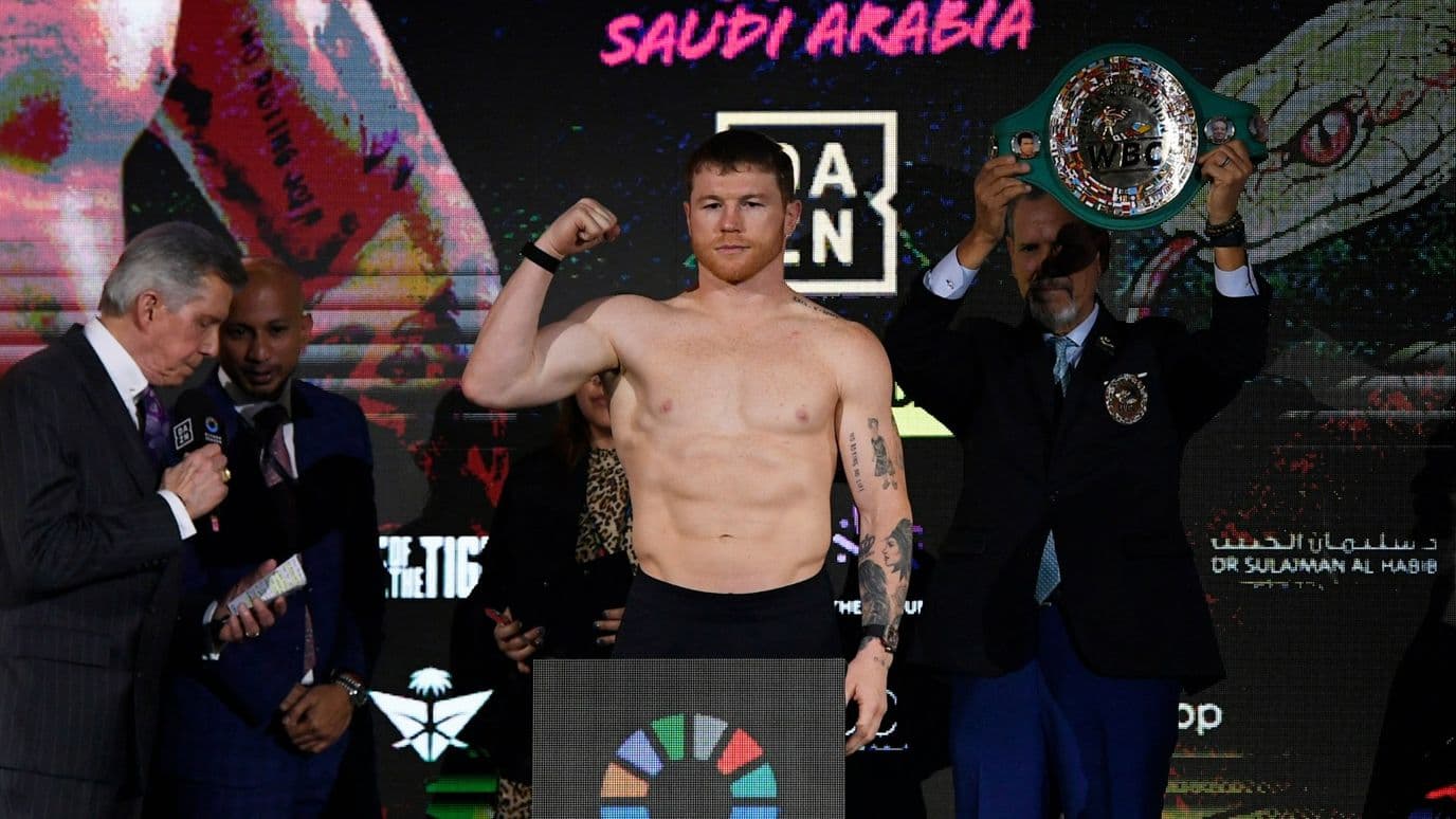 'Canelo' Álvarez Invitó a Julián Quiñones a su Pelea contra Christian Mbilli