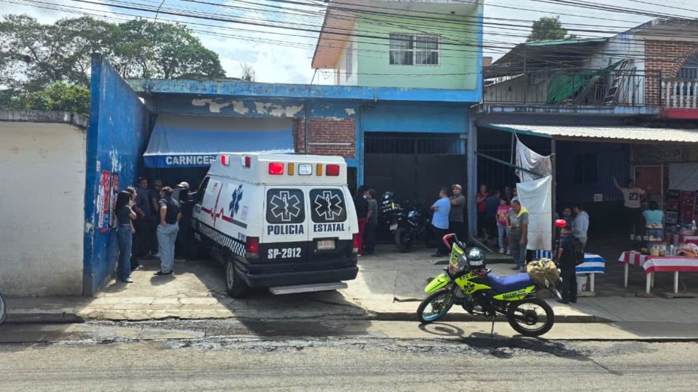 Asesinan a Carnicero en Vía Pública en Localidad de Xalapa; Autoridades Investigan