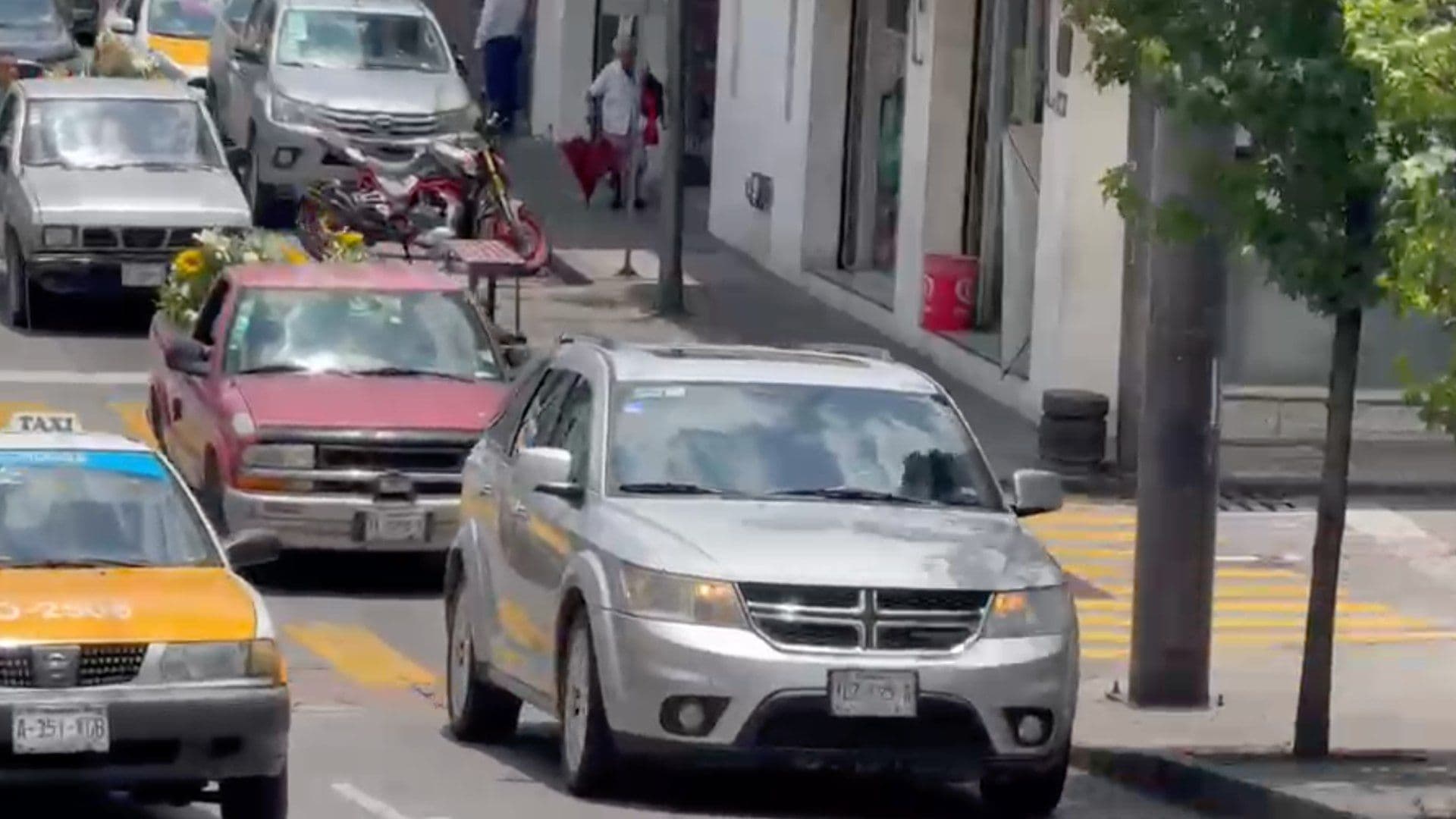 Dan Último Adiós al Abogado Leopoldo Lara, Asesinado en Yanga Durante un Velorio