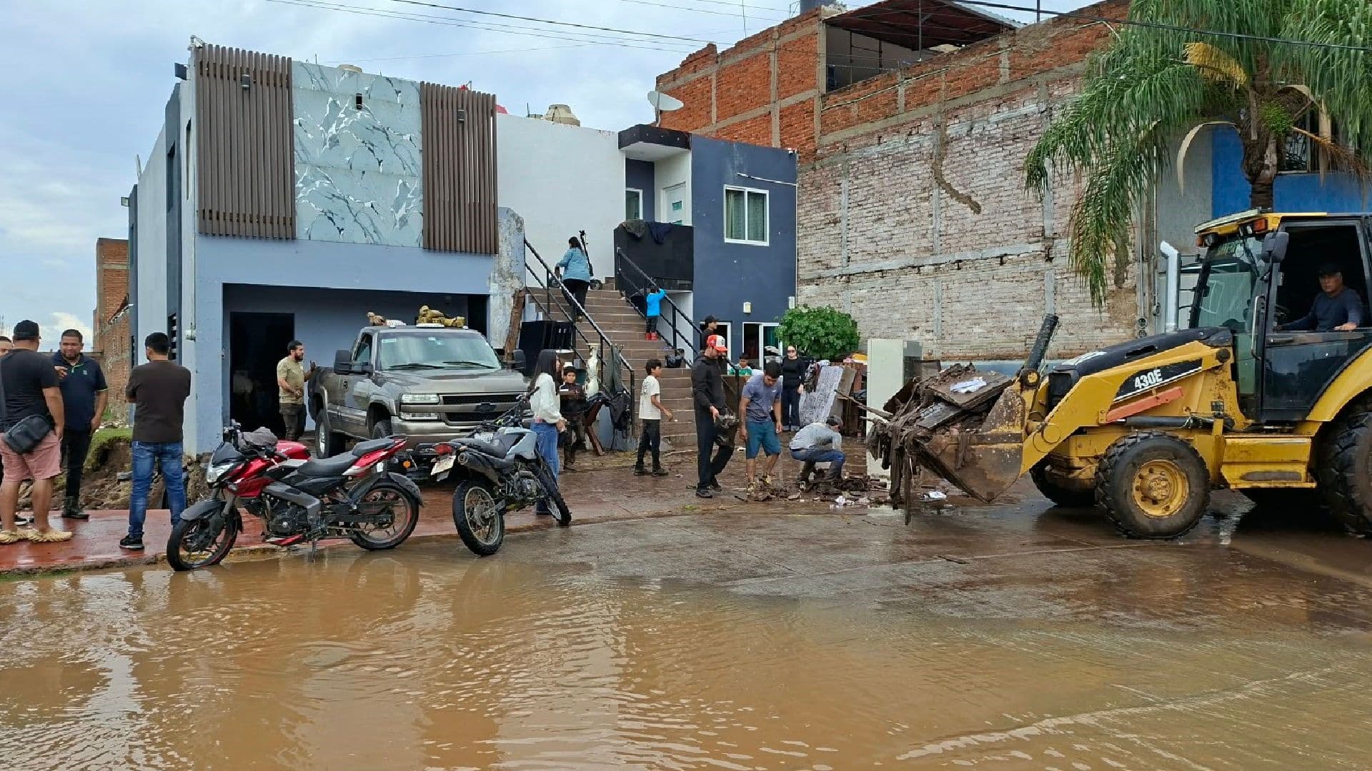 Desborde en Zapotlanejo, Jalisco, Deja Alrededor de 30 Casas Inundadas